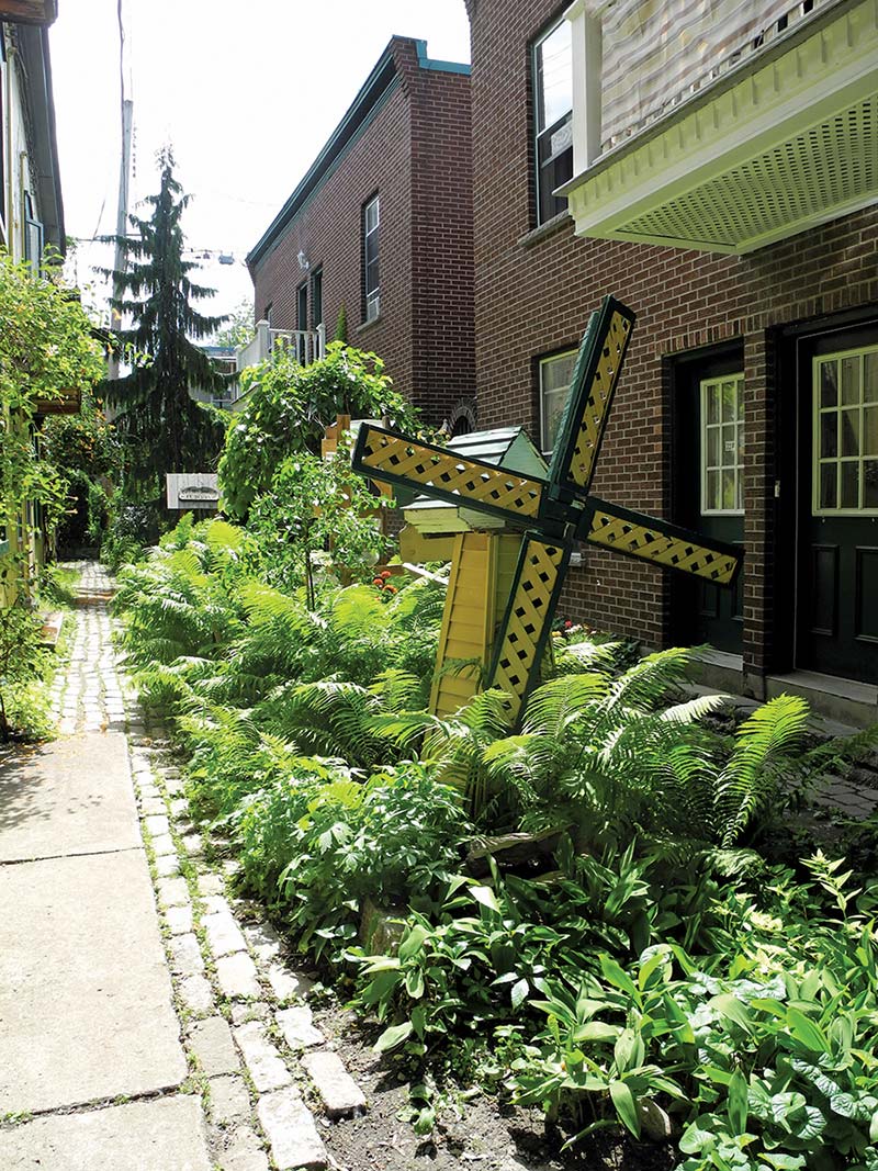 Green Alleyways Wend your way through the Plateau and Mile End and youll be - photo 17