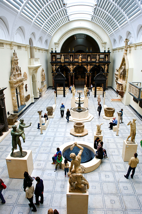 The popular Victoria Albert Museum honors the most beautiful decorative - photo 13
