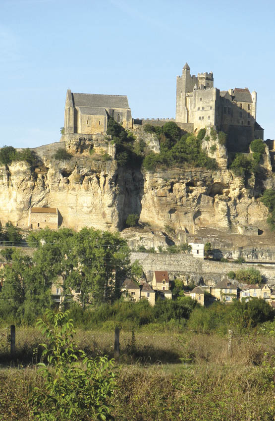 Beynac castle and church Walk 26 The gardens of the Chteau des Milandes - photo 9