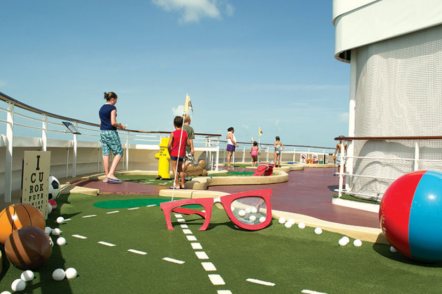 Guests on the Dream and Fantasy can enjoy Goofy-themed minigolf on Deck 13 - photo 12