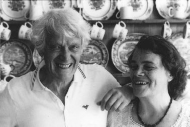 Edward and Dorothy Thompson at home at Wick Episcopi near Worcester - photo 3