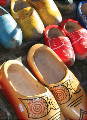 wooden clogs A Bruges canal - photo 10