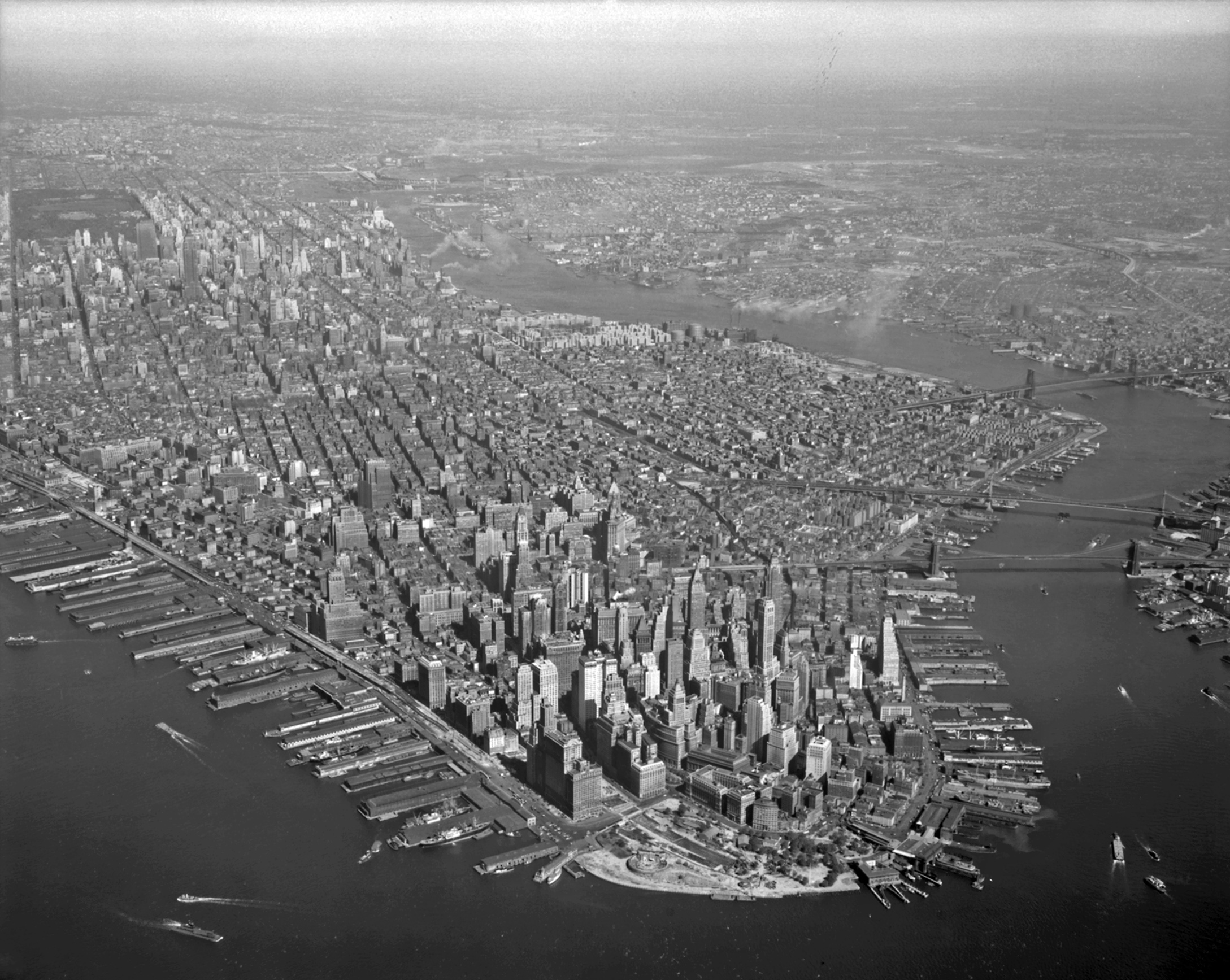 Aerial view of New York City focused on the southern tip of Manhattan island - photo 5