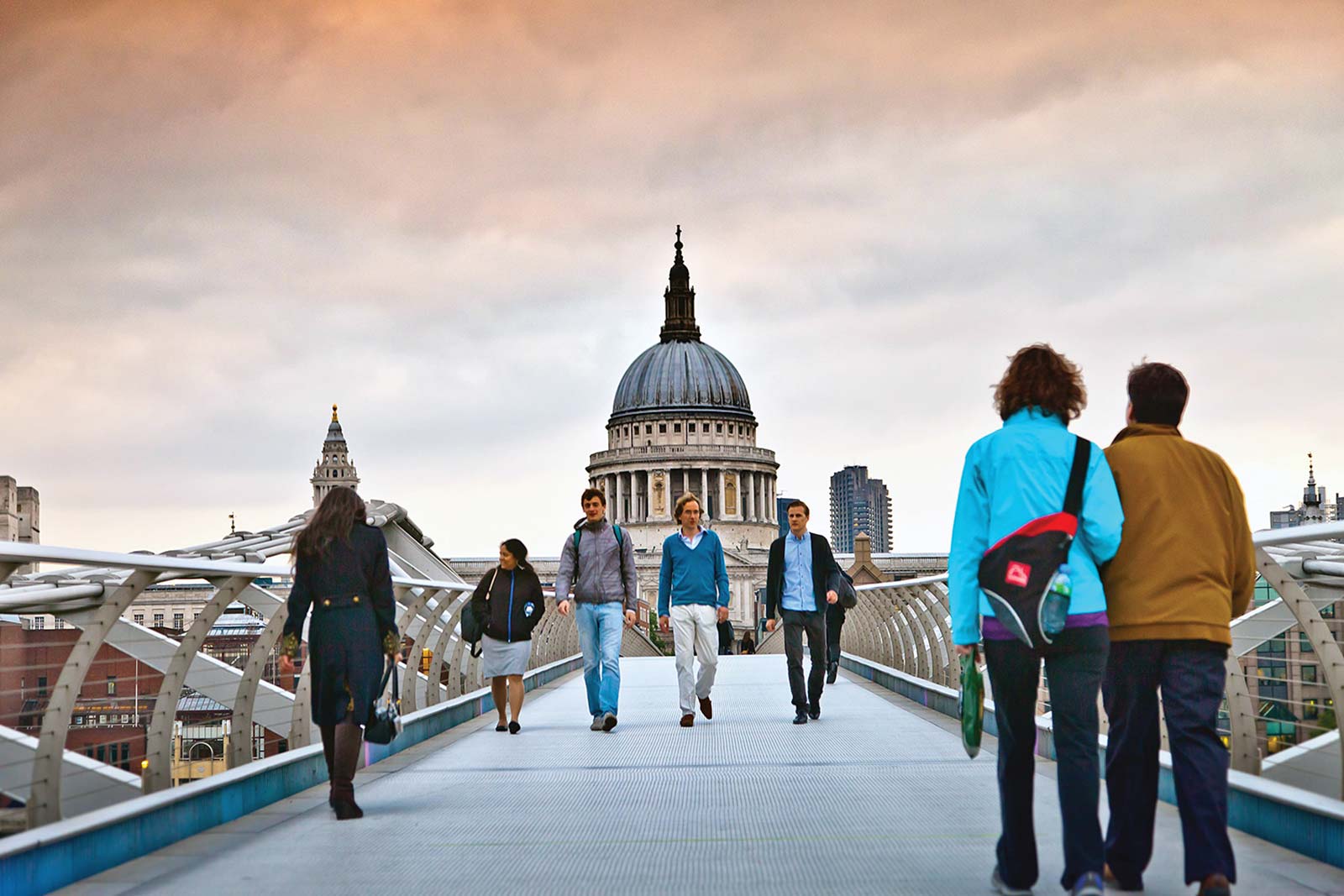 Spanning the Thames the pedestrian-only Millennium Bridge connects St Pauls - photo 12