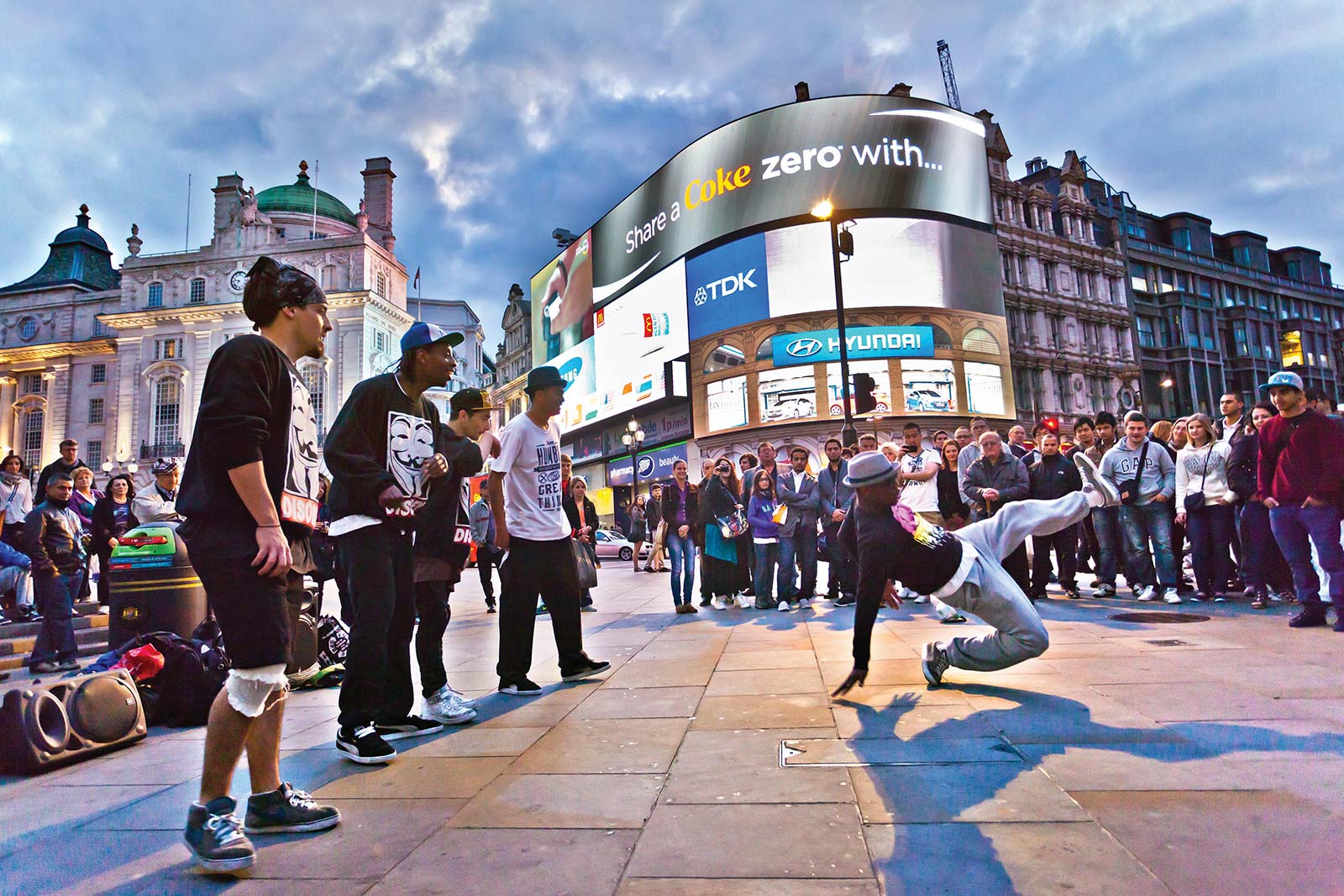 Street performers give London a lively vibe This genteel Georgian showcase - photo 17