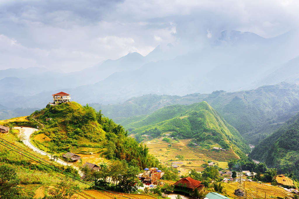 EFIREDSHUTTERSTOCK Self-confident and fast-developing Vietnam is a country - photo 3