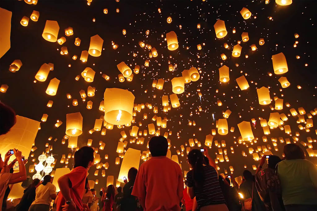 Yi Peng Festival part of Chiang Mai ADISORNFOTO SHUTTERSTOCK Bangkok - photo 3