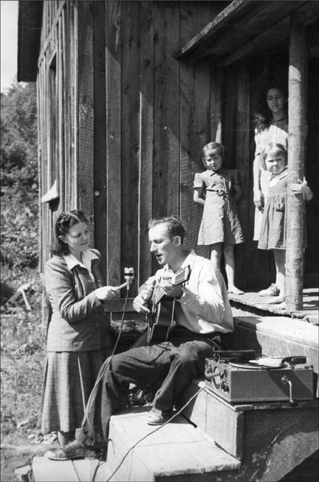 Singing Out An Oral History of Americas Folk Music Revivals - image 1