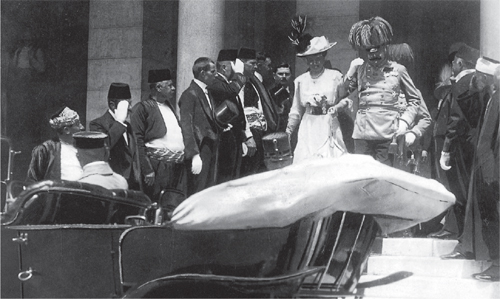 The Archduke Franz Ferdinand and his wife Sophie prepare to make the car - photo 6