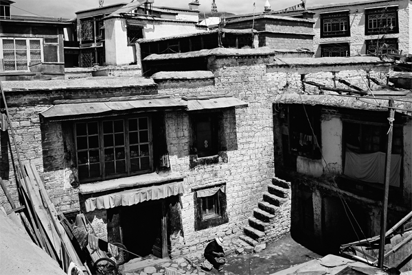 The Gyatso Tashi family house in Lhasa 1998 Photo by Andre Alexander My - photo 3