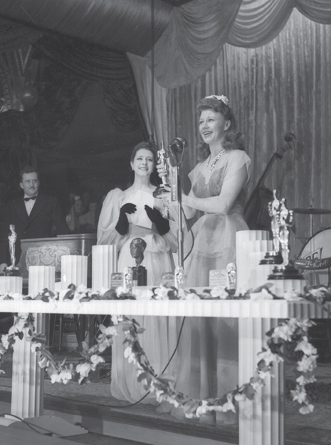 Ginger Rogers accepts Academy Award for Best Actress for her role in Kitty - photo 5