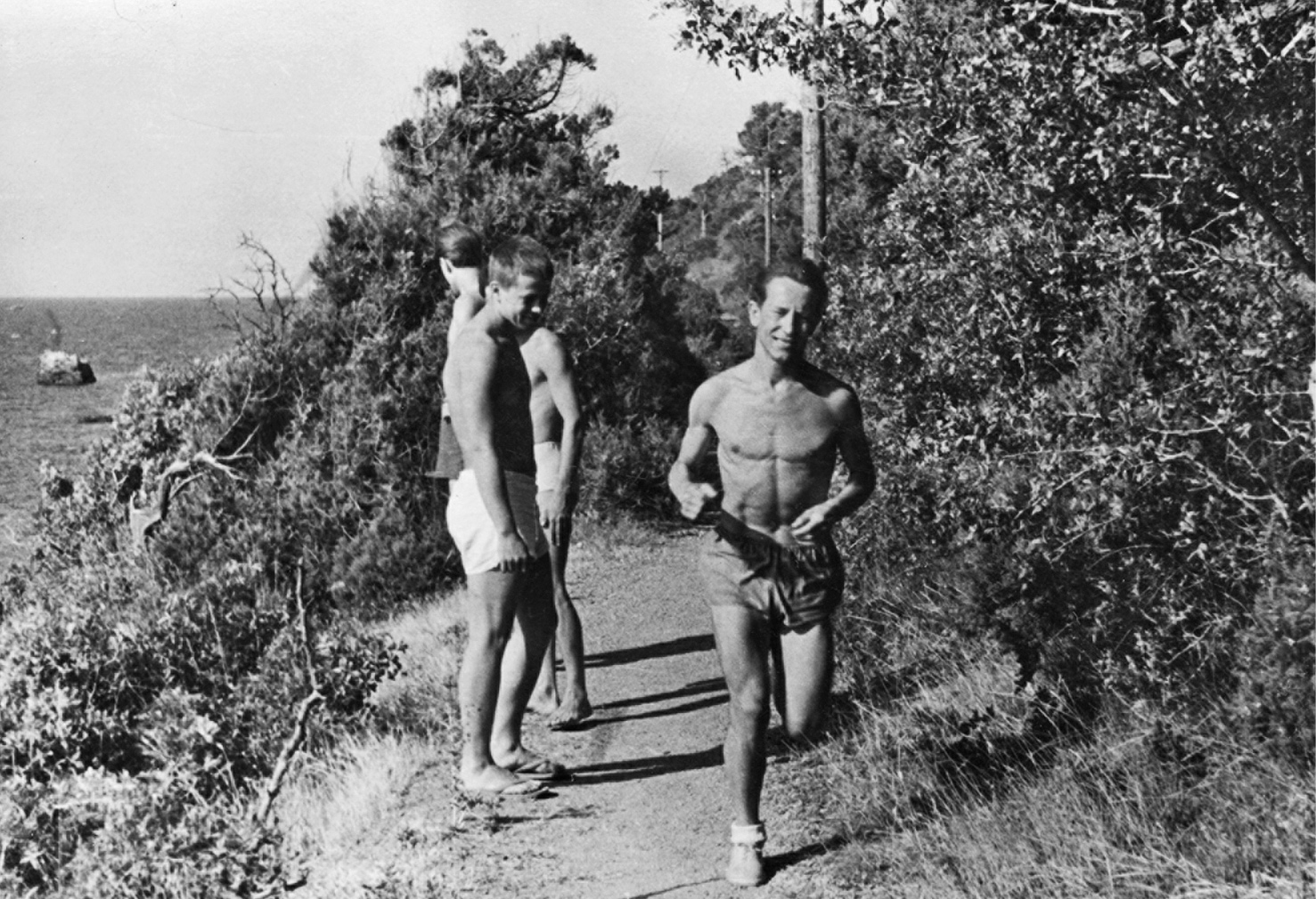 Long-distance runner training on the shores of the Black Sea Oleg Gordievsky - photo 4