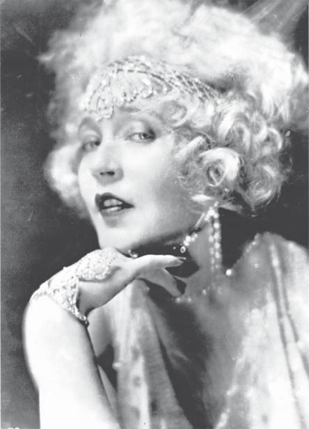 MAE MURRAY THE GIRL WITH THE BEE-STUNG LIPS Michael G Ankerich Foreword by - photo 1