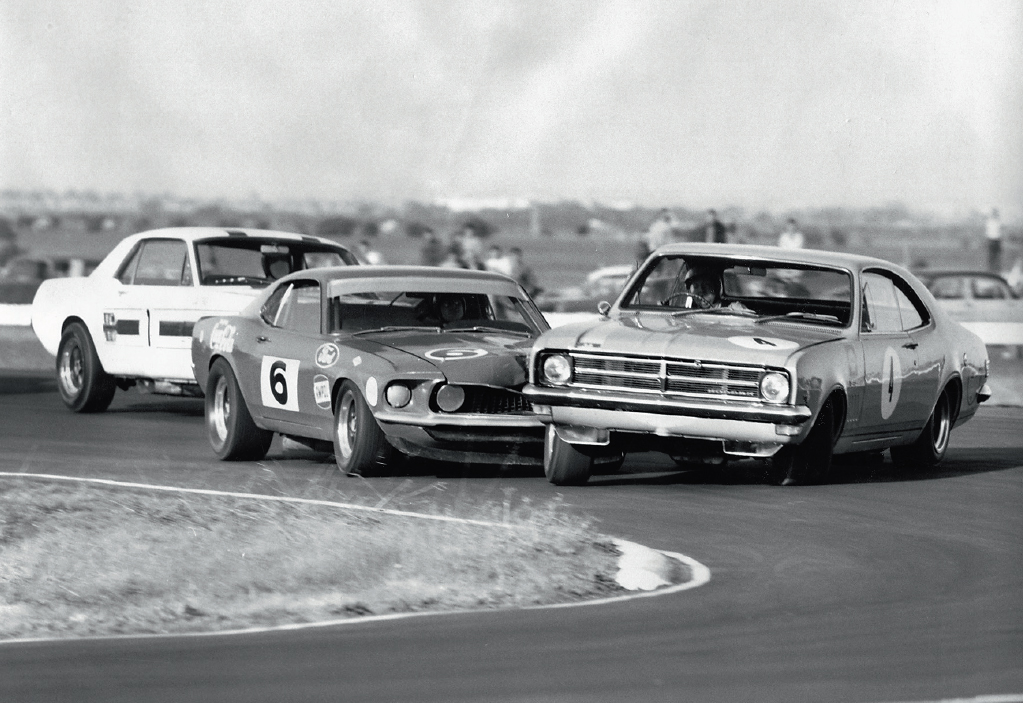 In 1969 on the warm-up lap of a non-championship race at Calder Norm Beechey - photo 18