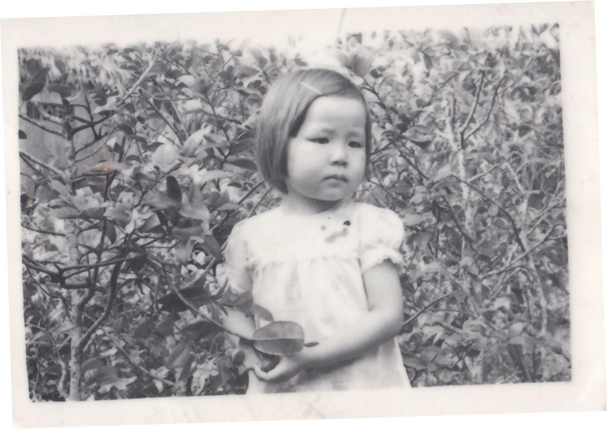 Me aged 3 in front of grandmas house The photo was taken to send to London - photo 6