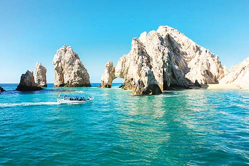 tourist boat approaching El Arco Los Cabos is synonymous with relaxation - photo 8