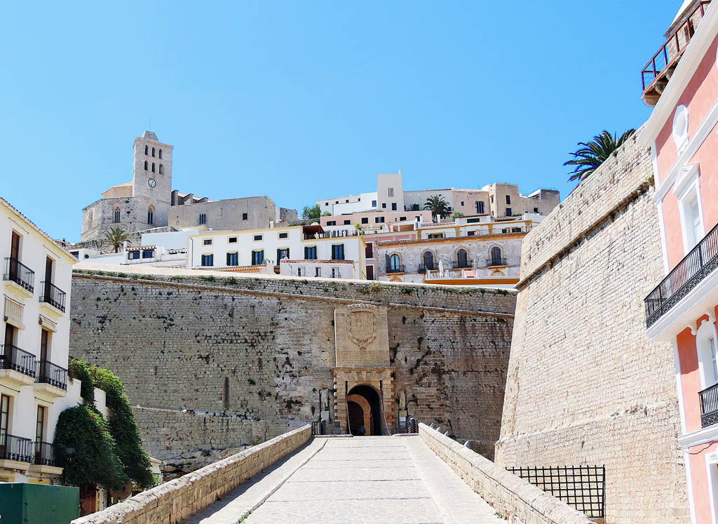 EIVAISLAGETTY IMAGES Ibiza Top Experiences White-sand beaches protected - photo 6