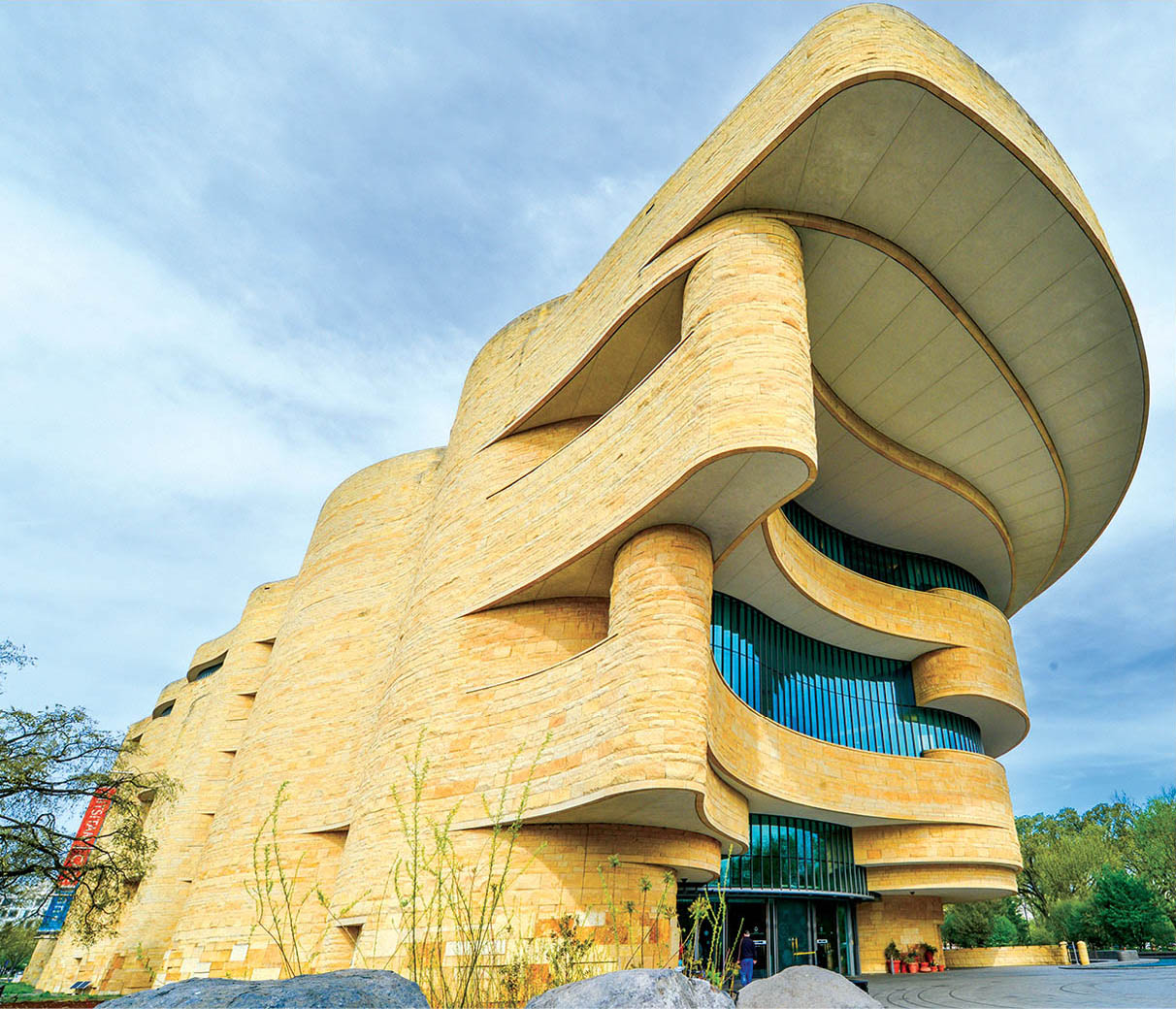 The curvilinear National Museum of the American Indian was created by a team - photo 12