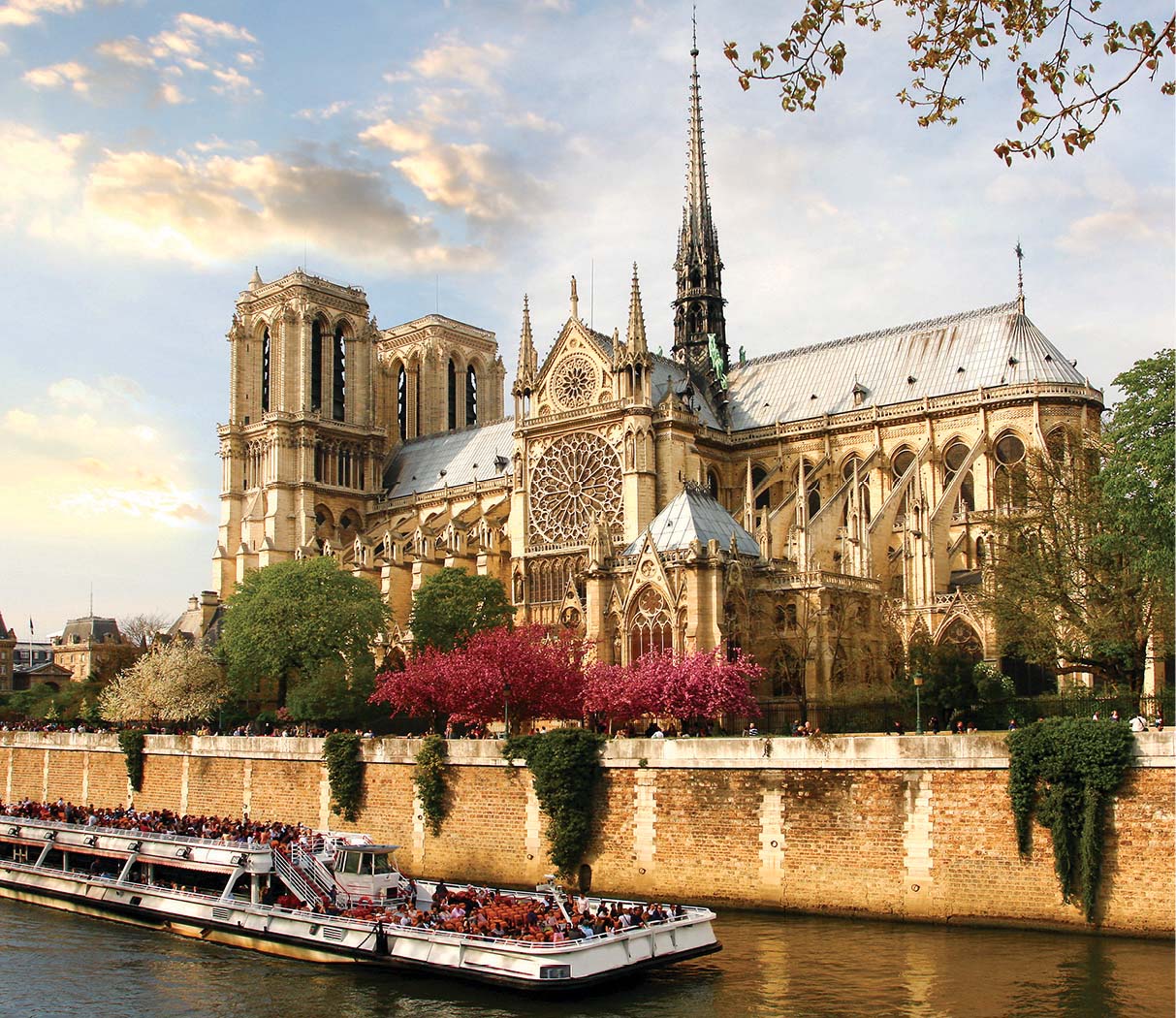 sits on the small le de la Cit in the middle of the Seine River Right Bank - photo 6