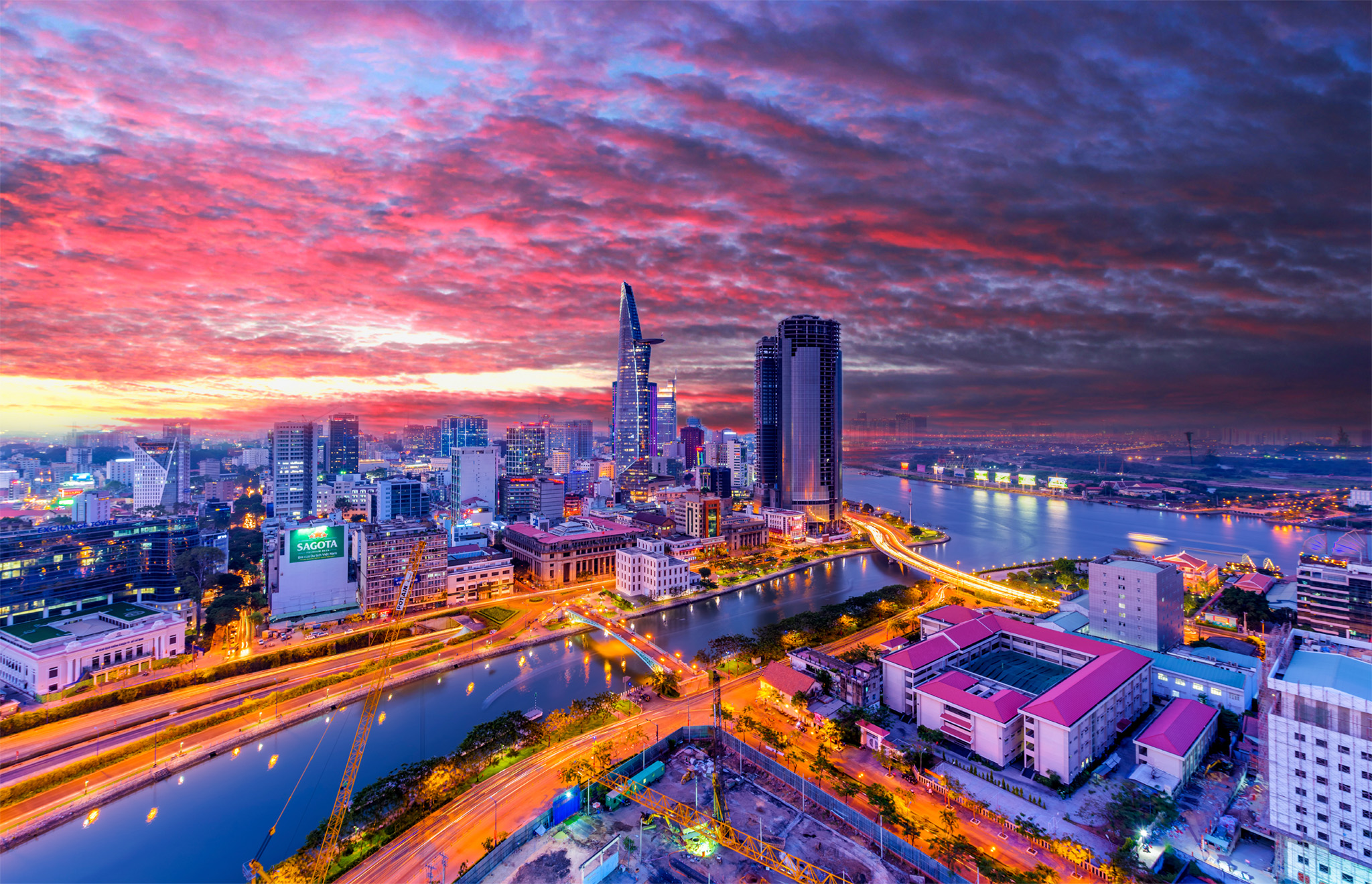 t Ho Chi Minh City skyline at sunset Welcome to Vietnam Reasons to Love - photo 4