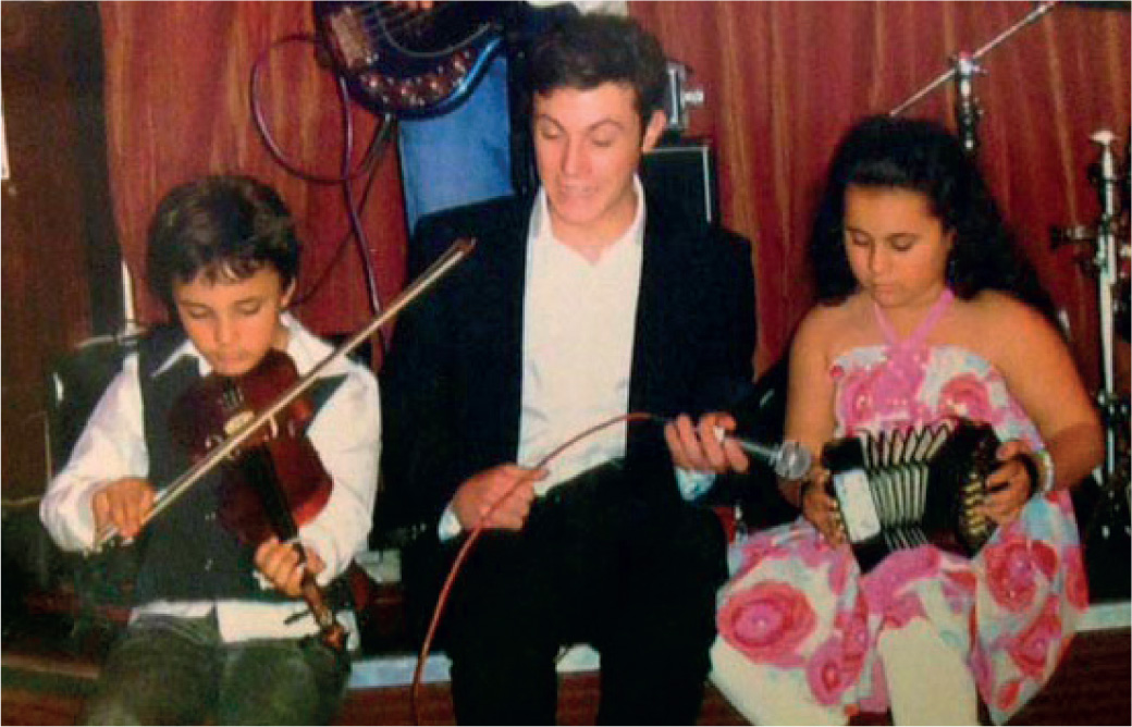 Leeds Irish Centre Jake on fiddle and Kiara on melodeonMy first photo shoot - photo 19