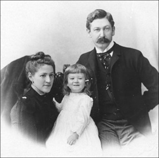 Lovecraft with his parents Sarah and Winfield Lovecraft The author - photo 13