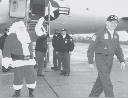 Delivering Santa Claus in the Spirit of Freedom to the kids at Manteo Airport - photo 4