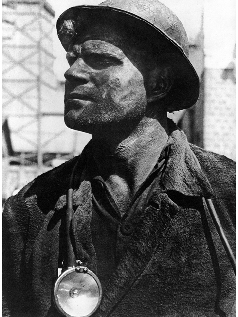 Markov-Grinbergs 1934 portrait of the heroic miner Nikita Alexeevich Izotov - photo 2