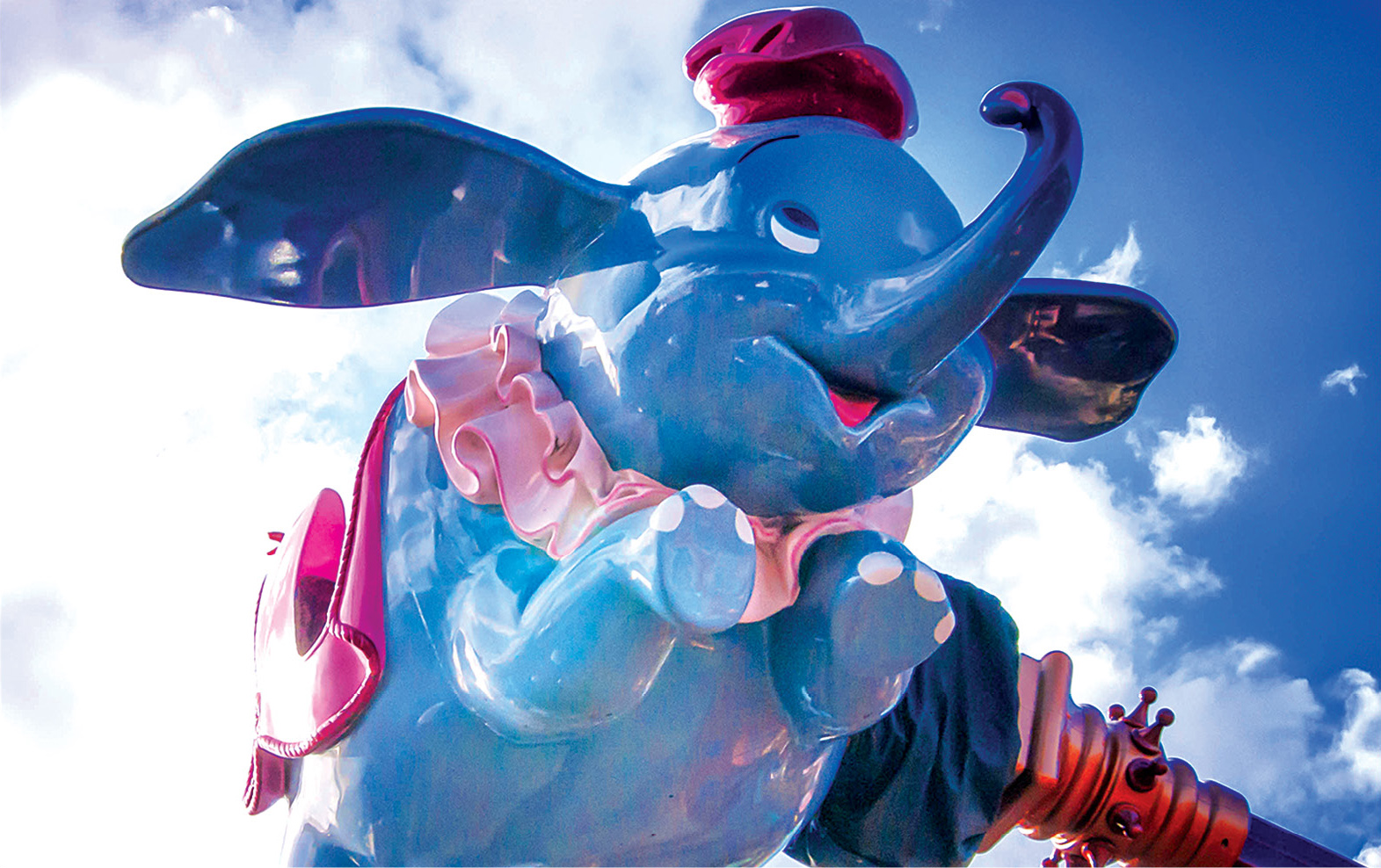 A favorite from childhood the flying elephant Dumbo takes flight in Magic - photo 6