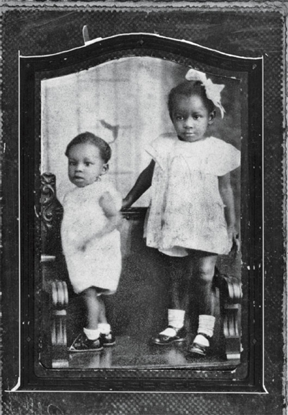 Martin Jr and his sister Christine in 1930 FOREWORD Martin Luther King Jr - photo 4