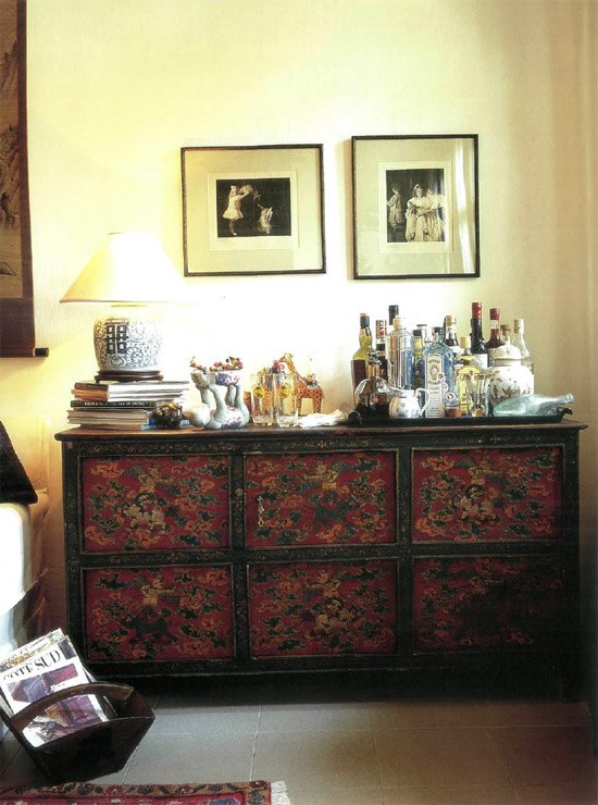 In the living room a 19th-century hand-painted cabinet from Tibet serves as - photo 4