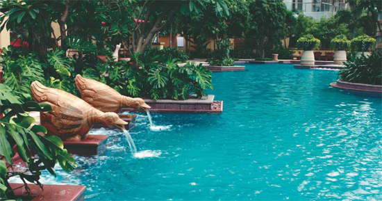 Bronze duck fountains in a row are a recurrent theme in the resorts two - photo 6