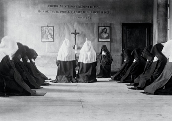 Nuns in prayer at the Aubazine convent-orphanage None of their relatives wanted - photo 6