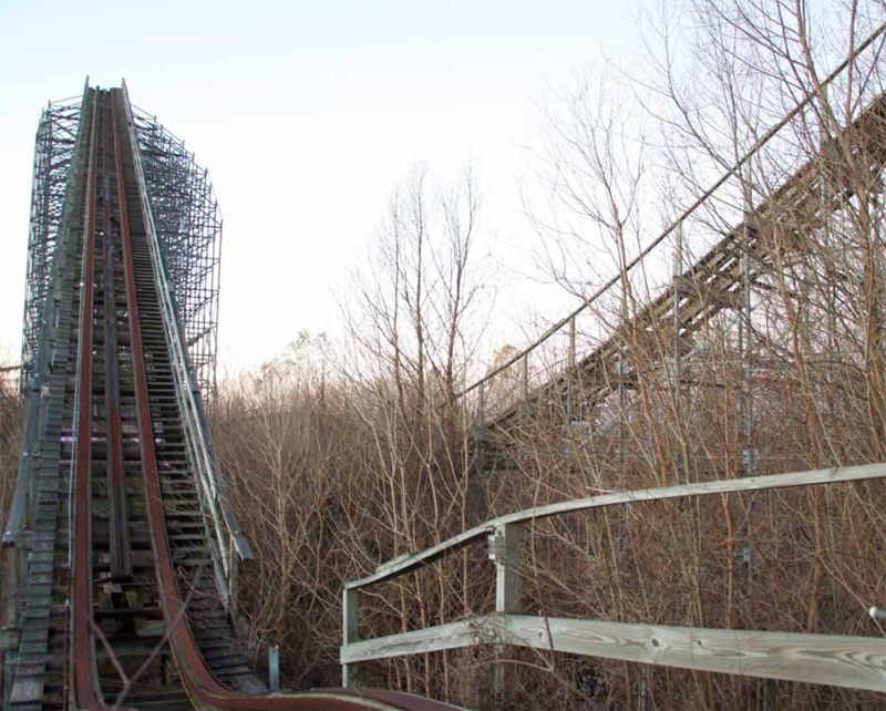 Abandoned Hauntingly Beautiful Deserted Theme Parks - photo 7