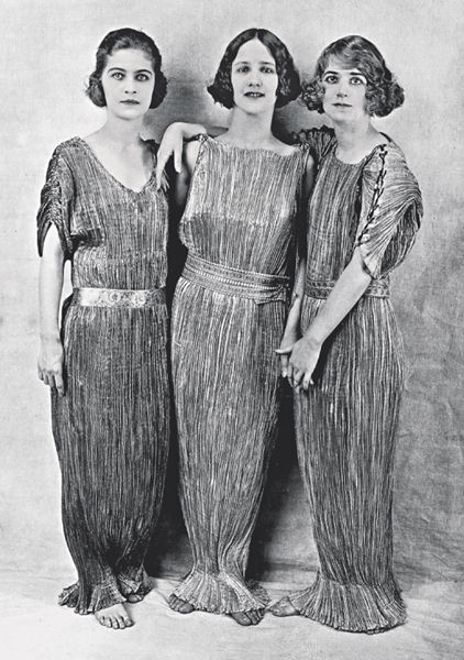 Three variations of Fortunys groundbreaking pleated dress Coco Chanel - photo 4