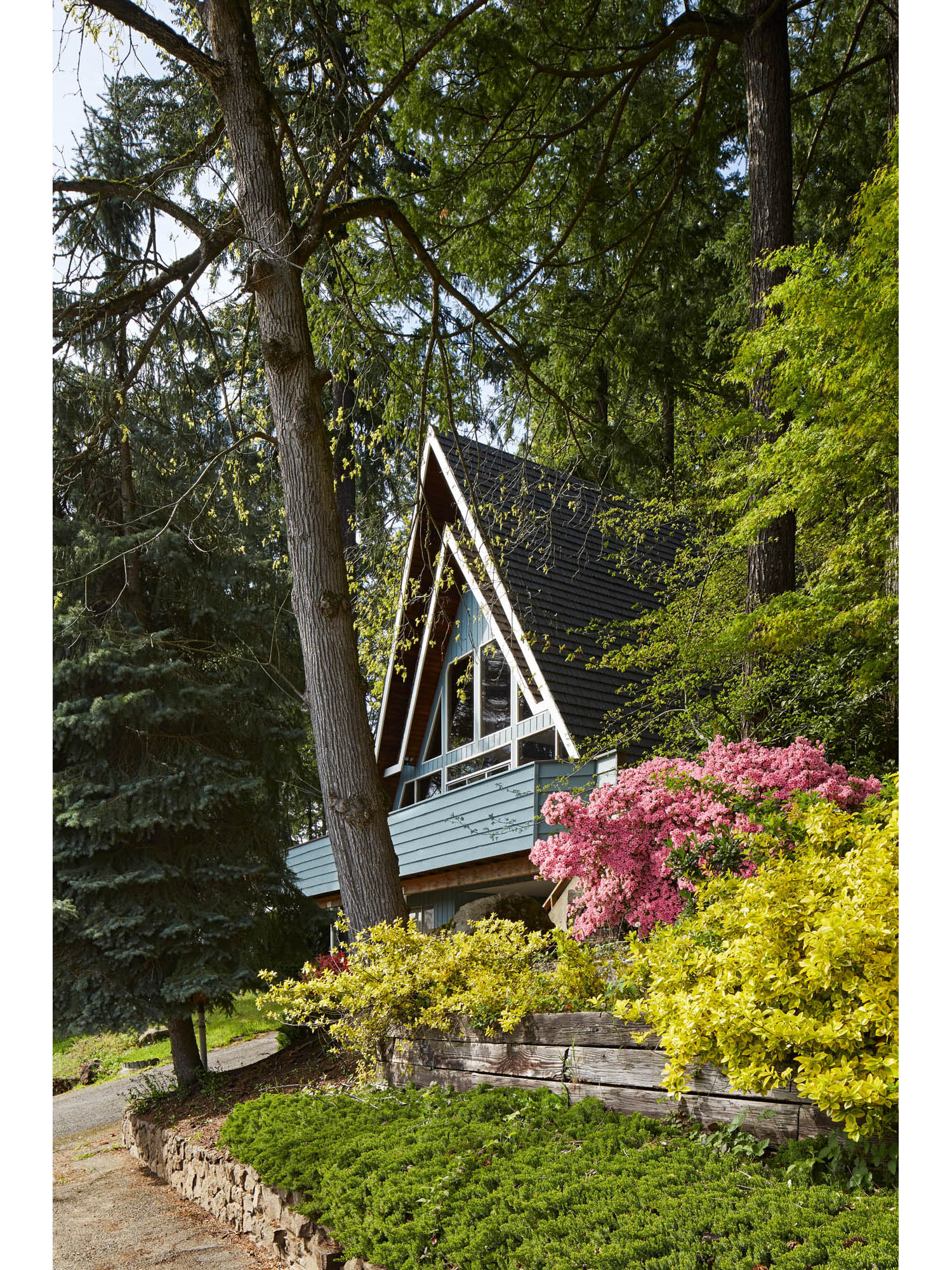 A 1964 A-frame in northeast Portland stands at 3000 square feet and is a year - photo 4