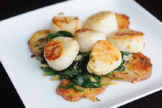 Lets use fresh garlic to make an impeccable scallop dish for special occasions - photo 6