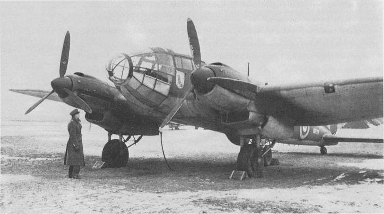 This He 111 forced down early in the war comparatively undamaged was repaired - photo 3