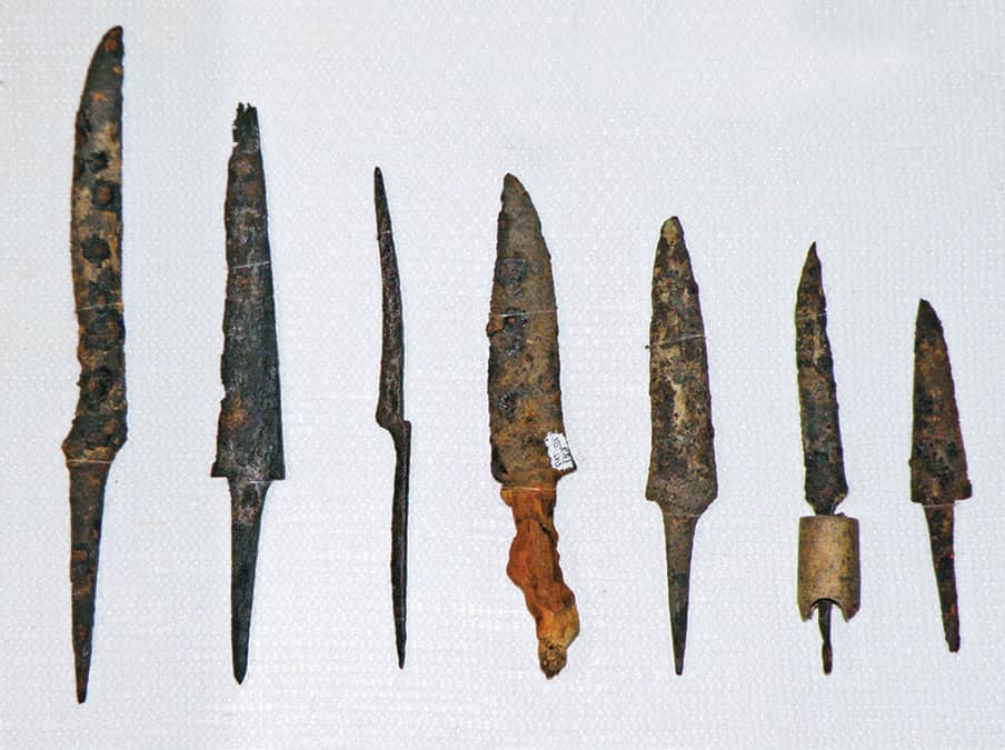 IRON AGE BLADES COULD CUT THROUGH WEAPONS AND ARMOR MADE OF SOFTER BRONZE - photo 5