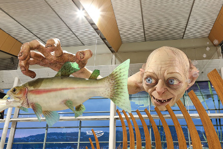 Visitors at the airport would be greeted by a giant Gollum hunting for - photo 8