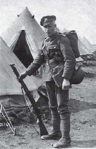 A soldier of the Western Front Private Herbert Longthorne pictured in 1918 - photo 3