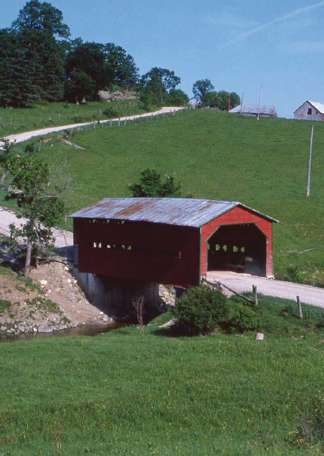 This lovely covered bridge in the Gatineau Valley of Qubec is just a few miles - photo 4