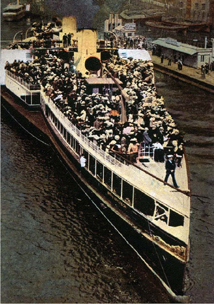 The PS paddle steamer Royal Sovereign is seen here leaving her London berth - photo 4