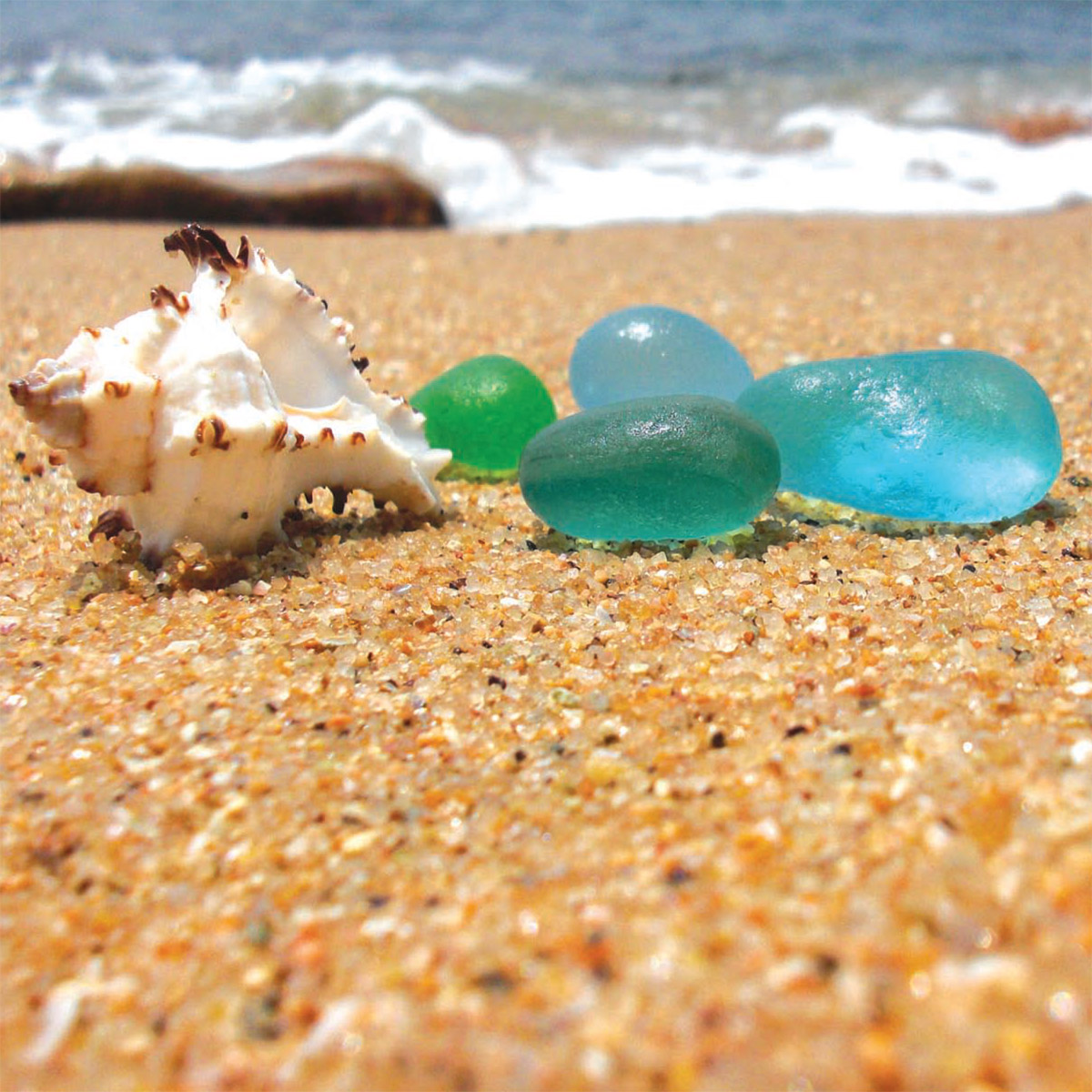 One sunny August Saturday I brought some of my best blue-green sea glass and - photo 18