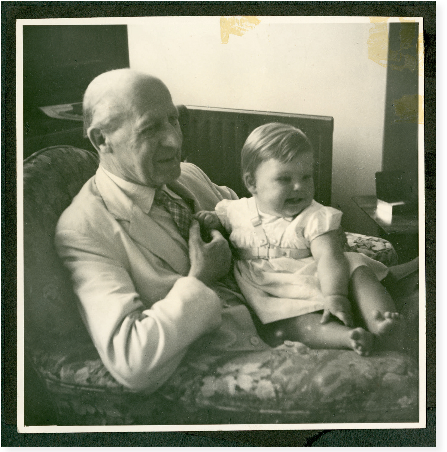 Ernest Shepard and his great-granddaughter Arabella Hunt in 1963 The Shepard - photo 1