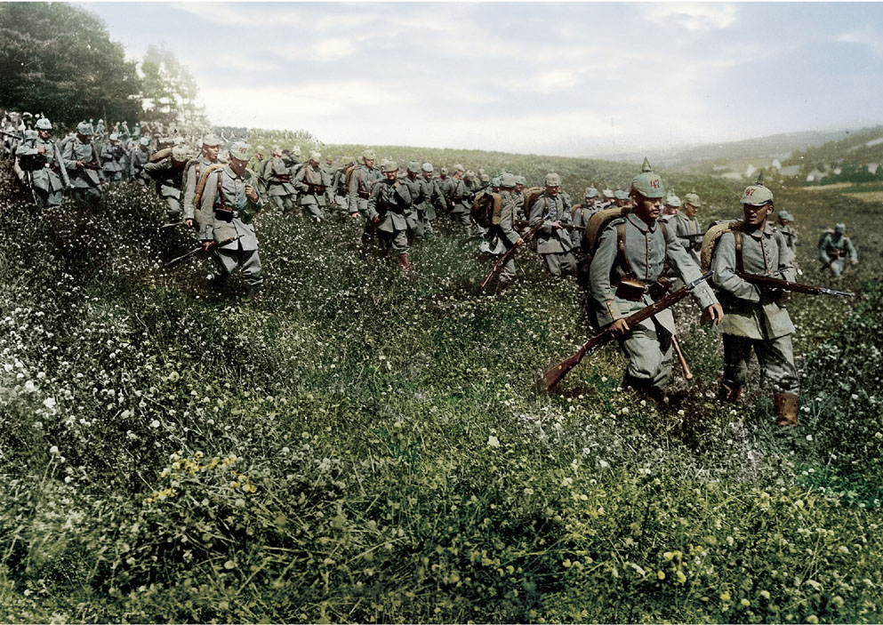 Co18 Men of Regiment 47 Fifth Armee advancing through the Ardenne in August - photo 18