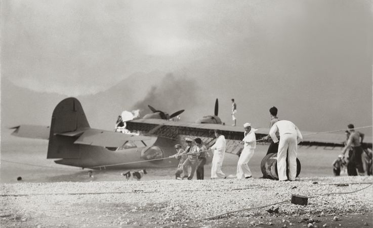 US NAVY Sailors at Kaneohe Bay tried to beach a PBY Catalina that had been - photo 4