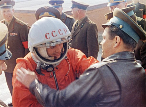 ITAR-TASS PHOTO AGENCYSOVFOTO THE ALWAYS SMILING Yuri Gagarin at Baikonur - photo 8