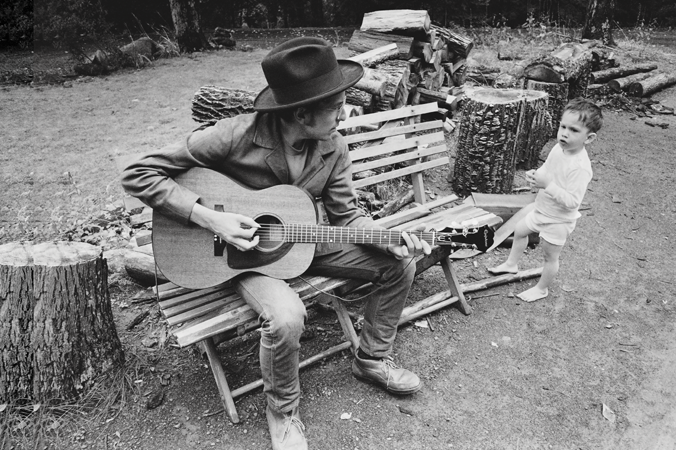PHOTOGRAPH BY ELLIOTT LANDYMAGNUM In 1968 Dylan and his son Jesse are - photo 3