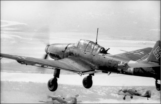 Three Junkers Ju 87D of Sturzkampfgeschwader 77 in Russia 1943 In order to - photo 3